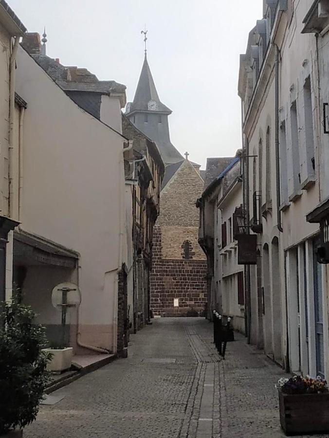 Duplex Plein Centre Ville 10B Malestroit Luaran gambar